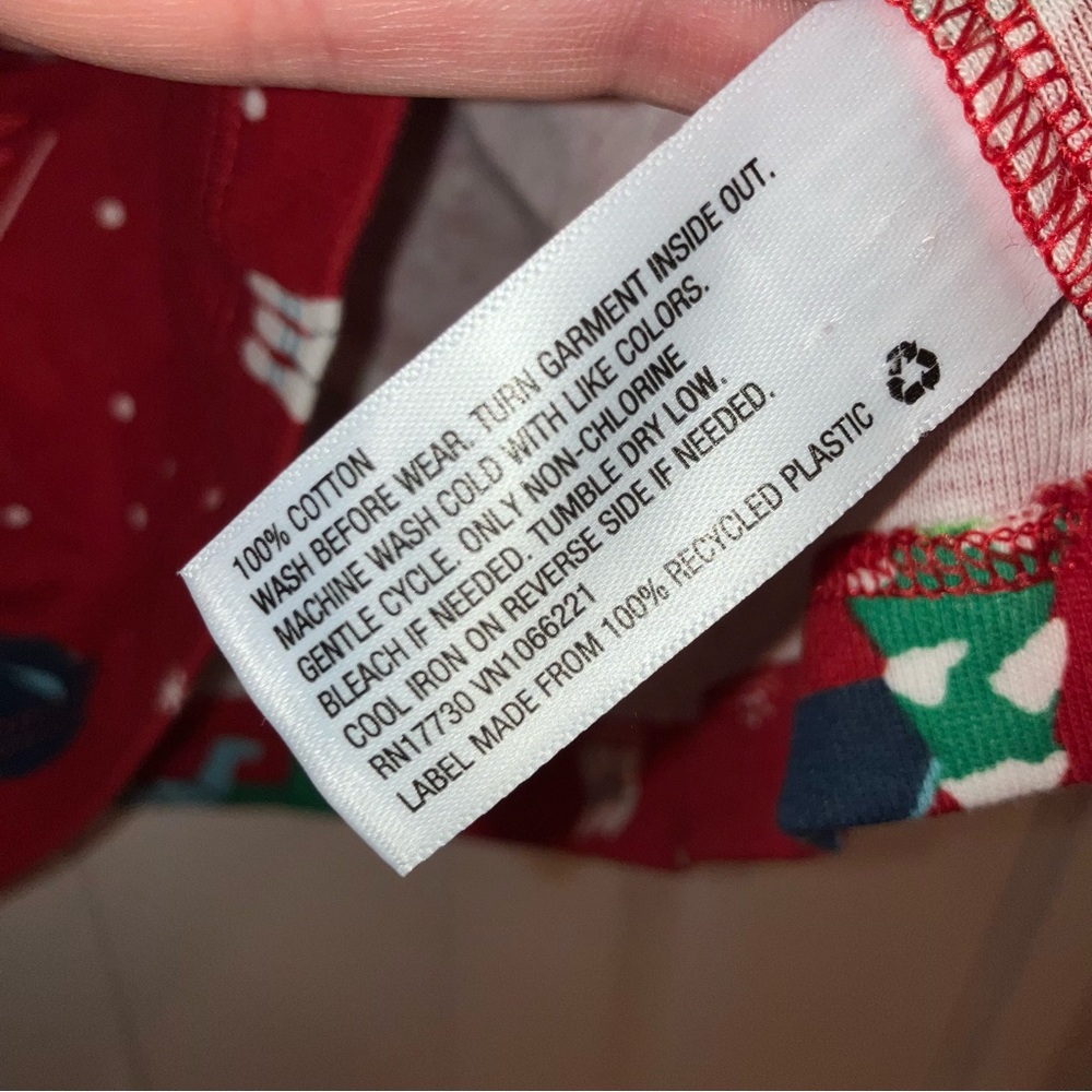 ‼️5 FOR $15‼️ Wondershop Christmas Skiing Dinosaur Sleep Shirt - Picture 5 of 5